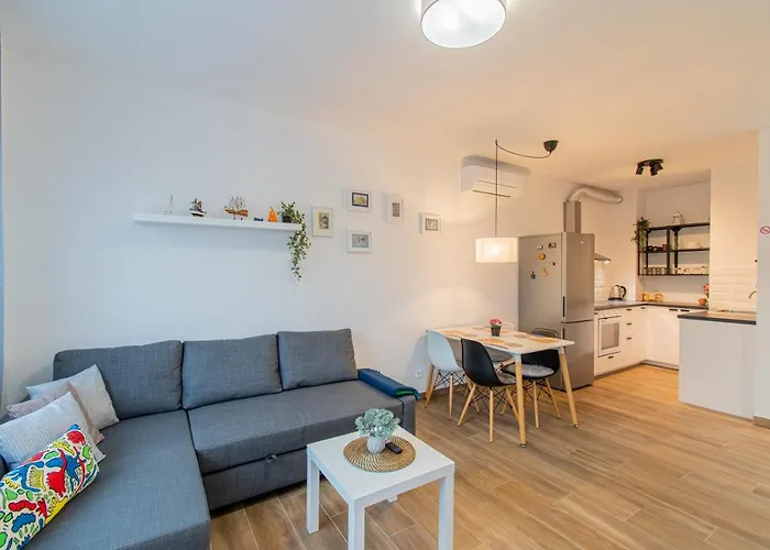 Flexible Selfcheckins 46 - Zagreb - Garage - Loggia - New